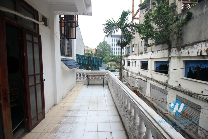 Good location for office or restaurant for rent in Ba Dinh